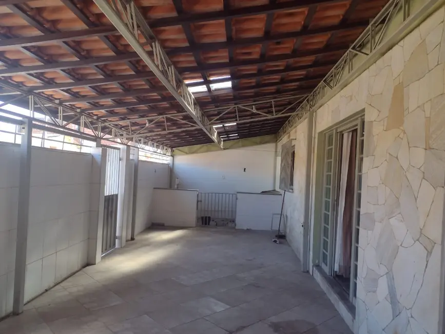 Foto 3 de Casa com 3 quartos à venda, 199m2 em Potim - SP