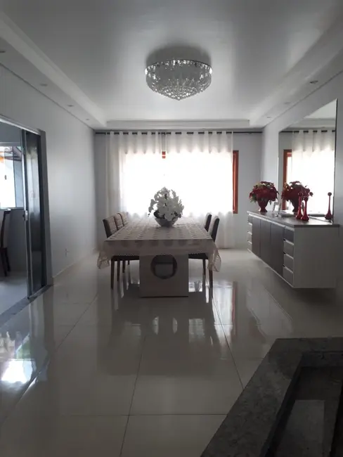 Foto 5 de Casa de Condomínio com 5 quartos à venda, 500m2 em Nossa Senhora do Perpétuo Socorro, Pindamonhangaba - SP