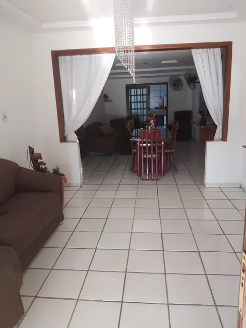 Casa com 3 quartos à venda, 200m2 em Residencial Vale das Acácias, Pindamonhangaba - SP - imagem 4 Foto 4 de Casa com 3 quartos à venda, 200m2 em Residencial Vale das Acácias, Pindamonhangaba - SP