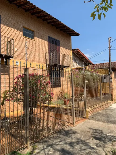 Foto 4 de Sobrado com 3 quartos à venda, 160m2 em São Benedito, Pindamonhangaba - SP