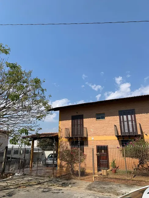 Foto 3 de Sobrado com 3 quartos à venda, 160m2 em São Benedito, Pindamonhangaba - SP