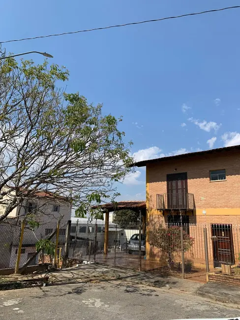 Foto 2 de Sobrado com 3 quartos à venda, 160m2 em São Benedito, Pindamonhangaba - SP