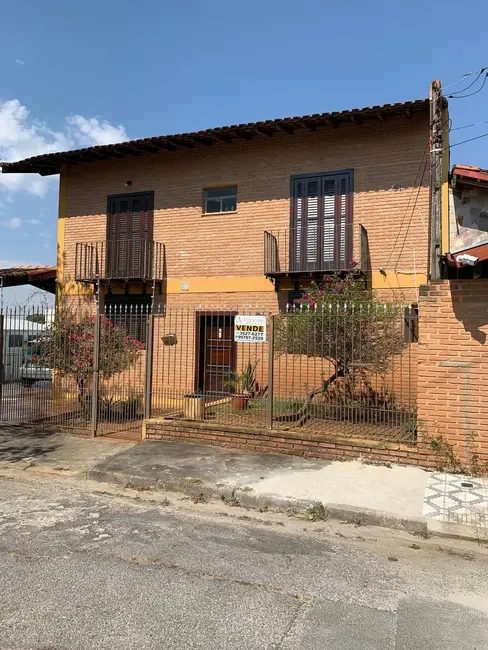 Foto 1 de Sobrado com 3 quartos à venda, 160m2 em São Benedito, Pindamonhangaba - SP