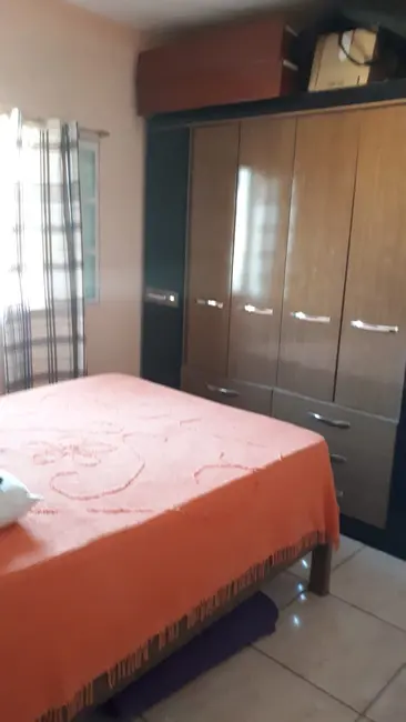 Foto 1 de Casa com 4 quartos à venda, 132m2 em Pindamonhangaba - SP