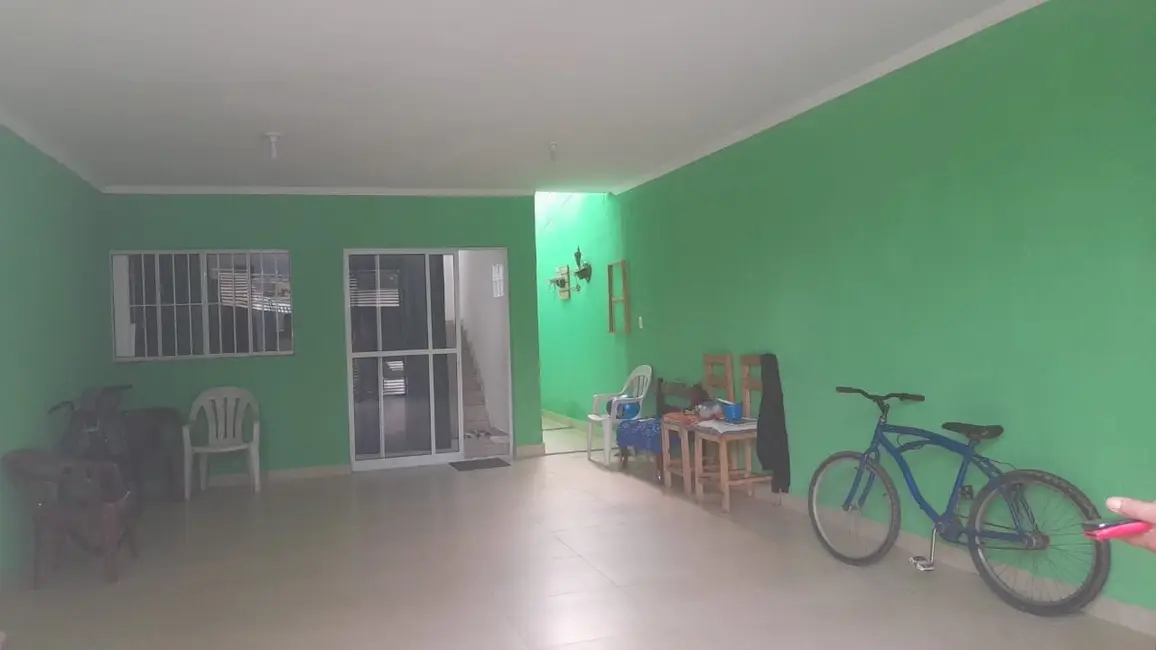 Foto 1 de Sobrado com 5 quartos à venda, 110m2 em Pindamonhangaba - SP