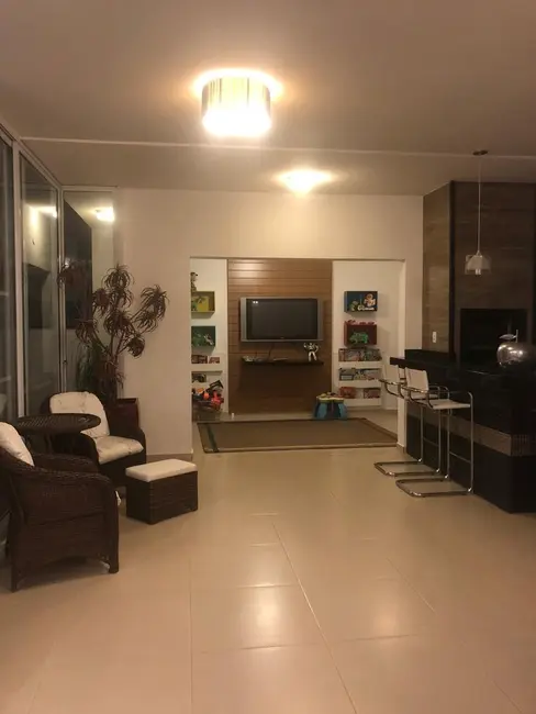 Foto 8 de Casa de Condomínio com 4 quartos à venda, 350m2 em Taubate - SP