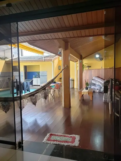 Foto 4 de Casa com 3 quartos à venda, 230m2 em Vila São José, Taubate - SP