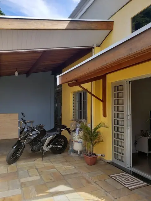 Foto 2 de Casa com 3 quartos à venda, 230m2 em Vila São José, Taubate - SP