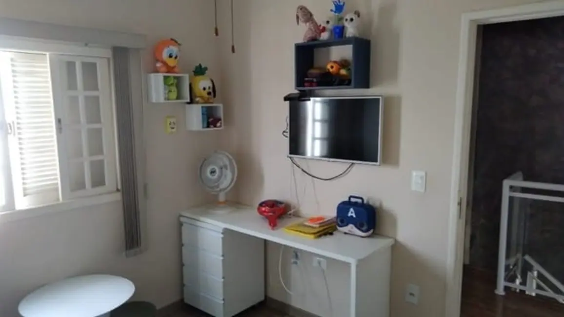 Foto 6 de Sobrado com 4 quartos à venda, 202m2 em Tremembe - SP