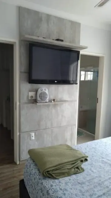 Foto 2 de Sobrado com 4 quartos à venda, 202m2 em Tremembe - SP