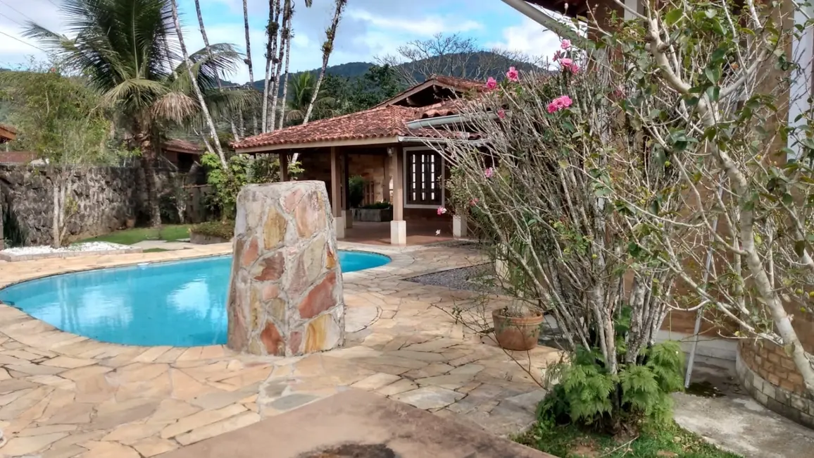 Foto 8 de Casa com 2 quartos à venda, 416m2 em Ubatuba - SP