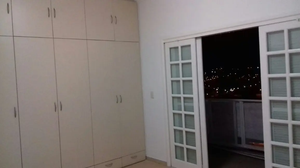 Foto 4 de Sobrado com 3 quartos à venda, 245m2 em Portal das Colinas, Guaratingueta - SP