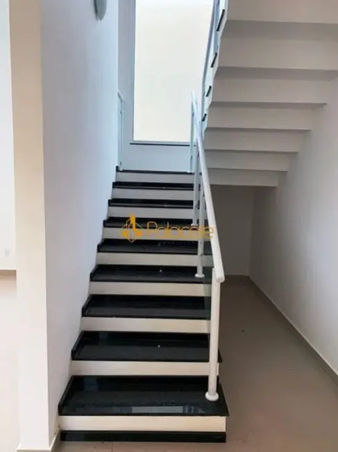 Foto 6 de Sobrado com 3 quartos à venda, 259m2 em Pindamonhangaba - SP