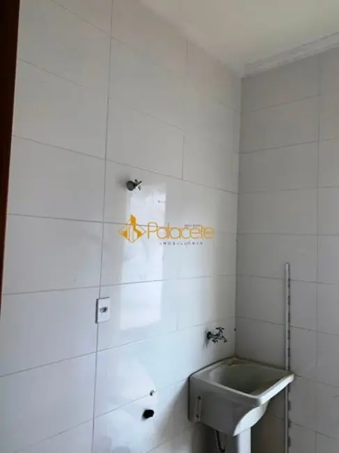 Foto 9 de Sobrado com 3 quartos à venda, 259m2 em Pindamonhangaba - SP