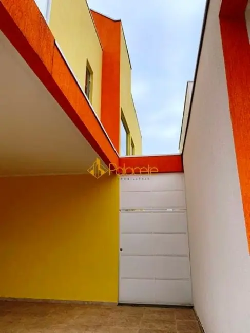 Foto 2 de Sobrado com 3 quartos à venda, 259m2 em Pindamonhangaba - SP