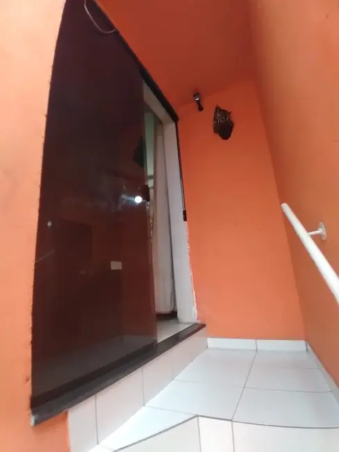 Sobrado com 3 quartos à venda, 139m2 em Aparecida - SP - imagem 4 Foto 4 de Sobrado com 3 quartos à venda, 139m2 em Aparecida - SP