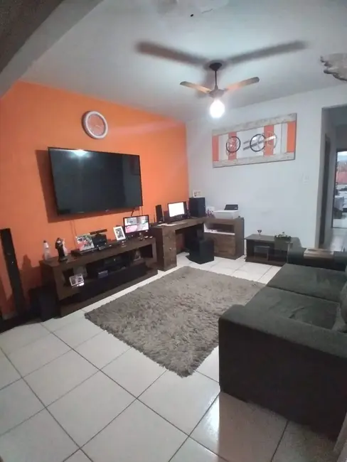 Sobrado com 3 quartos à venda, 139m2 em Aparecida - SP - imagem 5 Foto 5 de Sobrado com 3 quartos à venda, 139m2 em Aparecida - SP