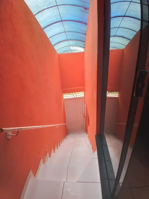 Sobrado com 3 quartos à venda, 139m2 em Aparecida - SP - imagem 3 Foto 3 de Sobrado com 3 quartos à venda, 139m2 em Aparecida - SP