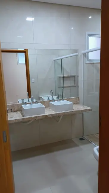 Foto 4 de Casa de Condomínio com 3 quartos à venda, 184m2 em Piracangaguá, Taubate - SP