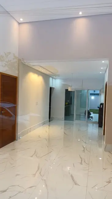 Foto 2 de Casa de Condomínio com 3 quartos à venda, 184m2 em Piracangaguá, Taubate - SP