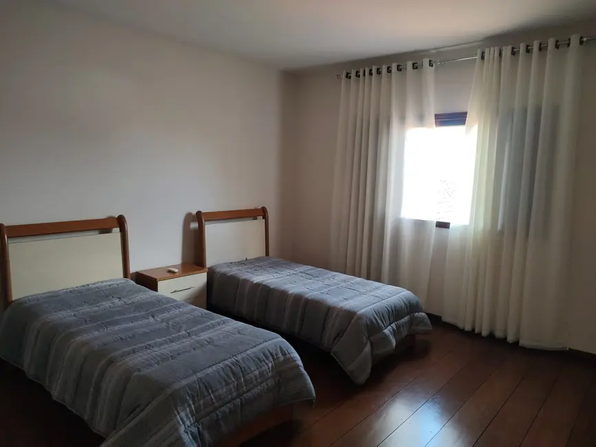 Foto 5 de Casa de Condomínio com 3 quartos à venda, 227m2 em Vila São Geraldo, Taubate - SP