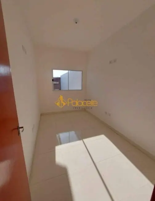 Foto 3 de Casa com 2 quartos à venda, 71m2 em Residencial e Comercial Portal dos Eucaliptos, Pindamonhangaba - SP