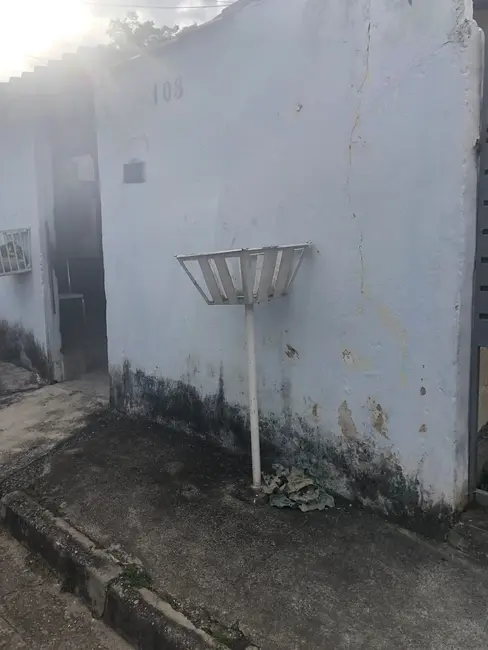 Foto 1 de Casa com 3 quartos à venda, 90m2 em Conjunto Residencial Araretama, Pindamonhangaba - SP