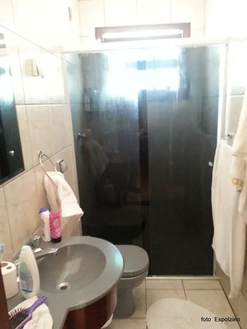 Foto 2 de Sobrado com 3 quartos à venda, 210m2 em Maria Áurea, Pindamonhangaba - SP
