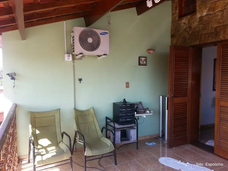 Foto 6 de Sobrado com 3 quartos à venda, 210m2 em Maria Áurea, Pindamonhangaba - SP