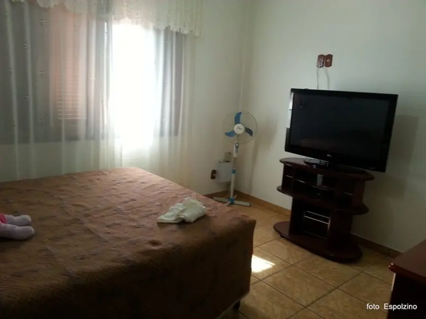 Foto 8 de Sobrado com 3 quartos à venda, 210m2 em Maria Áurea, Pindamonhangaba - SP