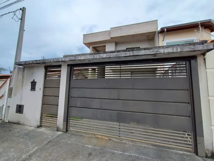 Foto 2 de Sobrado com 3 quartos à venda, 210m2 em Pindamonhangaba - SP