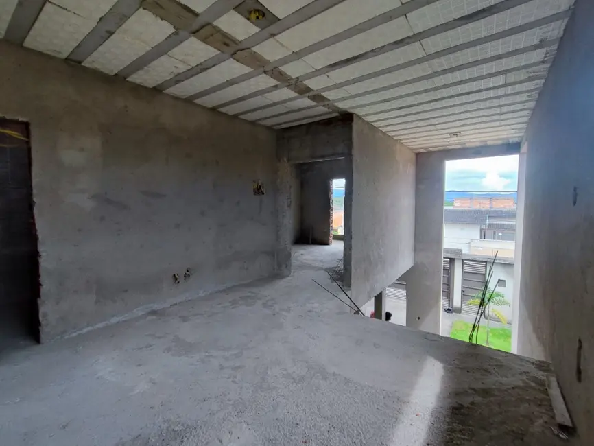 Foto 5 de Sobrado com 3 quartos à venda, 210m2 em Pindamonhangaba - SP