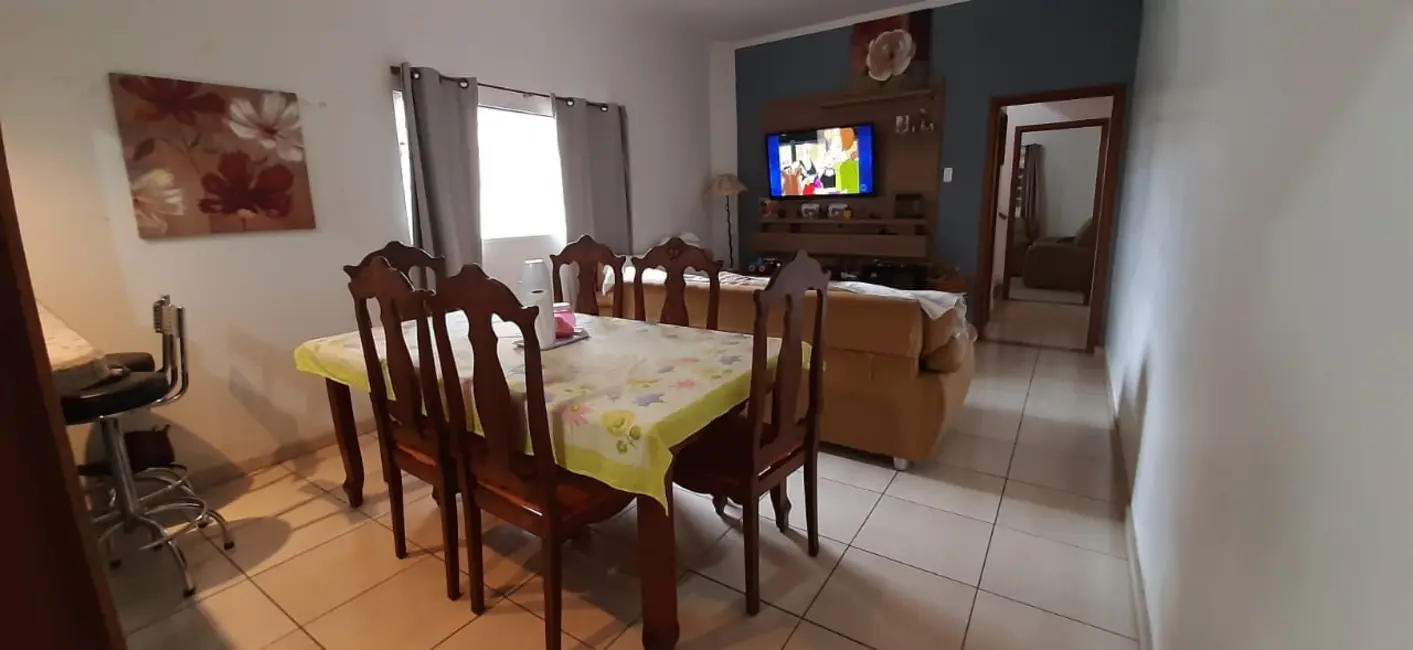 Foto 1 de Sobrado com 3 quartos à venda, 200m2 em Tremembe - SP