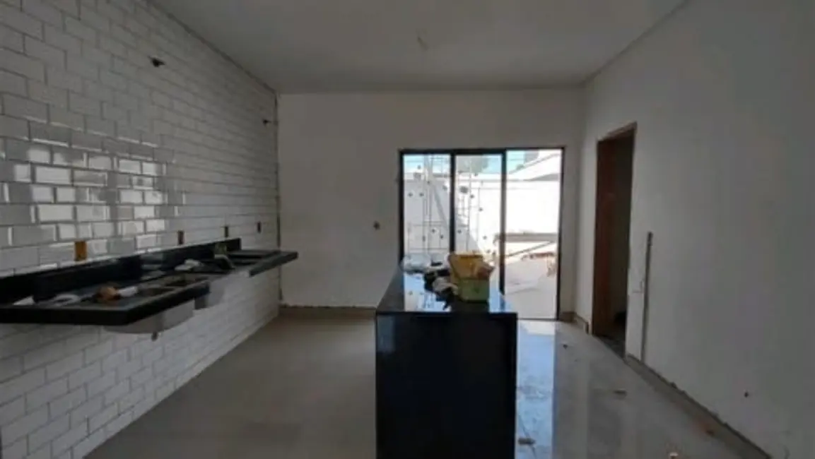 Foto 3 de Casa de Condomínio com 3 quartos à venda, 160m2 em Bairro do Grama, Cacapava - SP