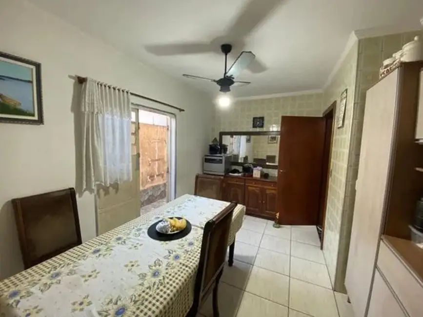 Foto 2 de Casa com 4 quartos à venda, 157m2 em Monção, Taubate - SP