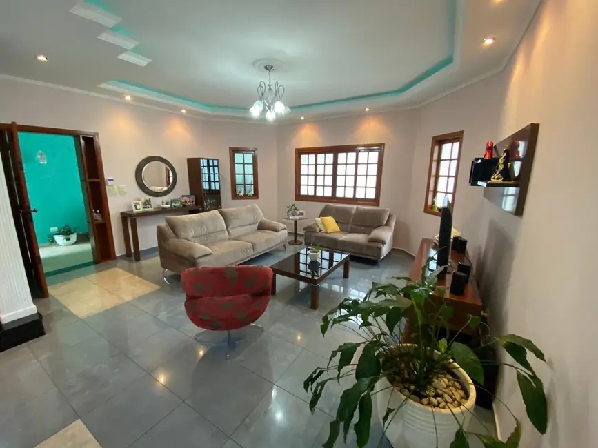 Foto 3 de Sobrado com 4 quartos à venda, 276m2 em Taubate - SP