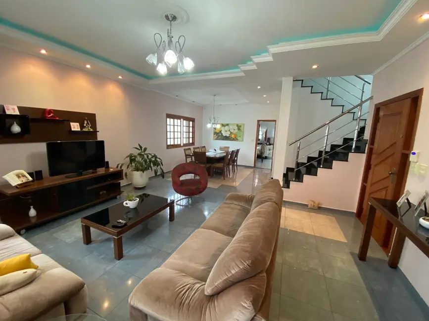 Foto 4 de Sobrado com 4 quartos à venda, 276m2 em Taubate - SP