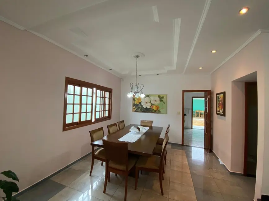 Foto 6 de Sobrado com 4 quartos à venda, 276m2 em Taubate - SP