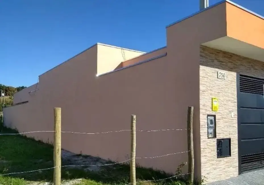 Foto 1 de Casa com 3 quartos à venda, 110m2 em Vila Santos, Cacapava - SP