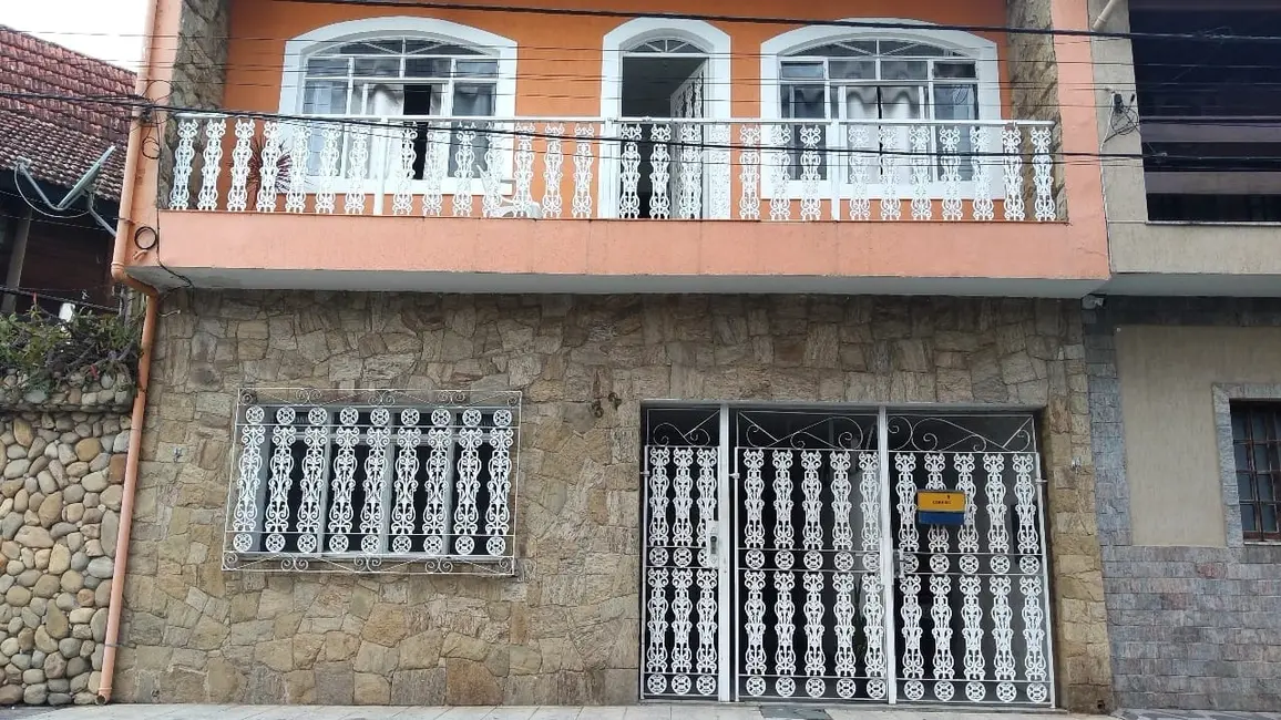 Casa com 4 quartos à venda, 147m2 em Aparecida - SP - imagem 4 Foto 4 de Casa com 4 quartos à venda, 147m2 em Aparecida - SP