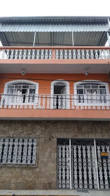 Casa com 4 quartos à venda, 147m2 em Aparecida - SP - imagem 3 Foto 3 de Casa com 4 quartos à venda, 147m2 em Aparecida - SP