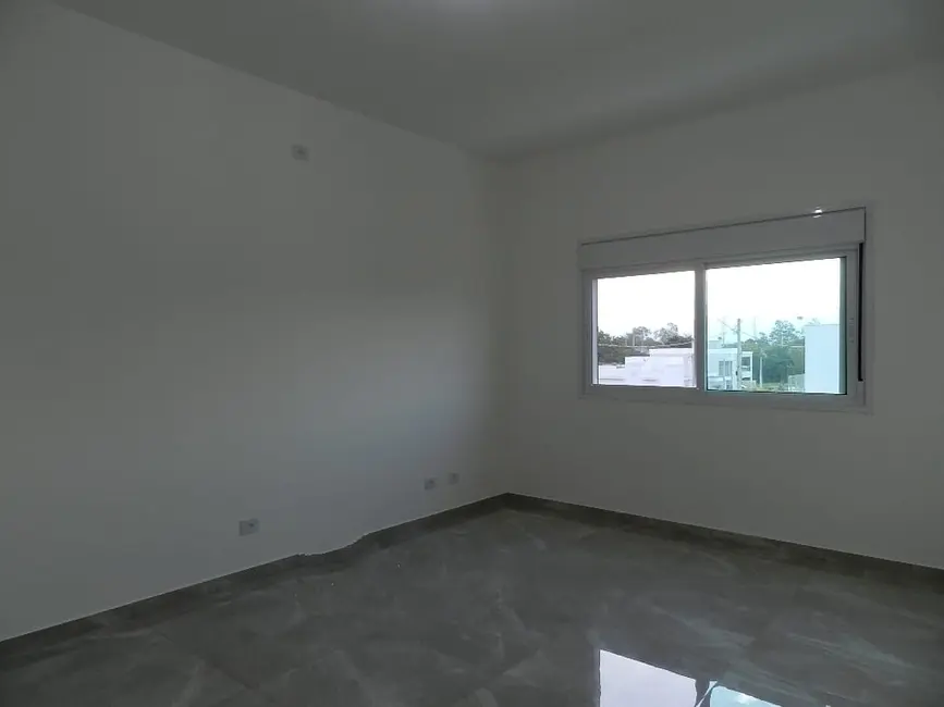 Foto 13 de Sobrado à venda em Mombaça, Pindamonhangaba - SP