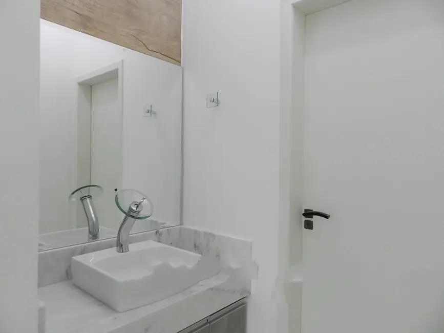 Foto 19 de Sobrado à venda em Mombaça, Pindamonhangaba - SP