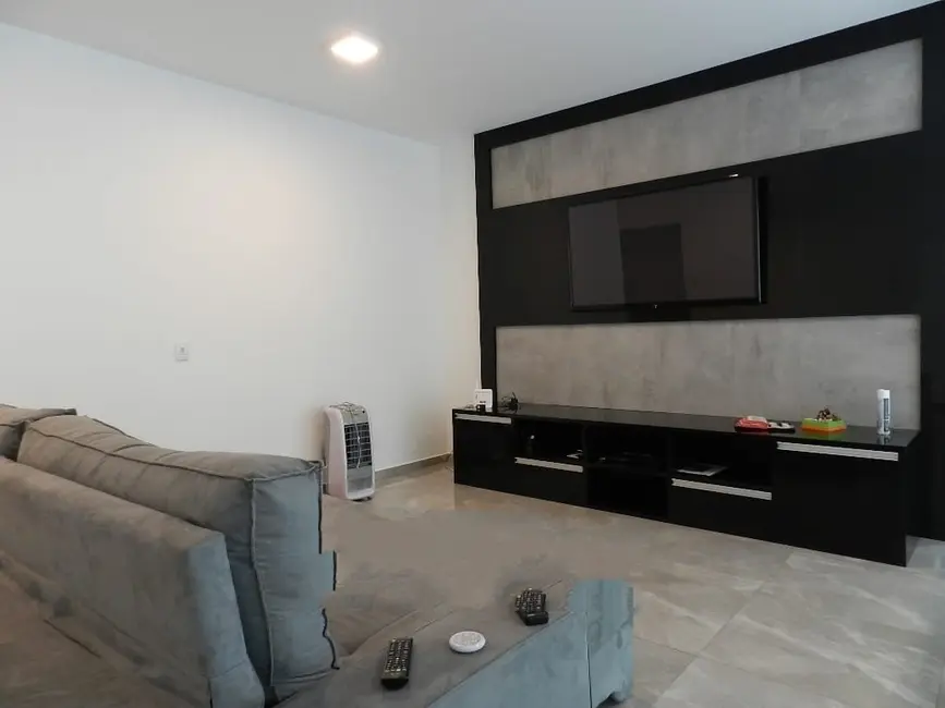 Foto 12 de Sobrado à venda em Mombaça, Pindamonhangaba - SP