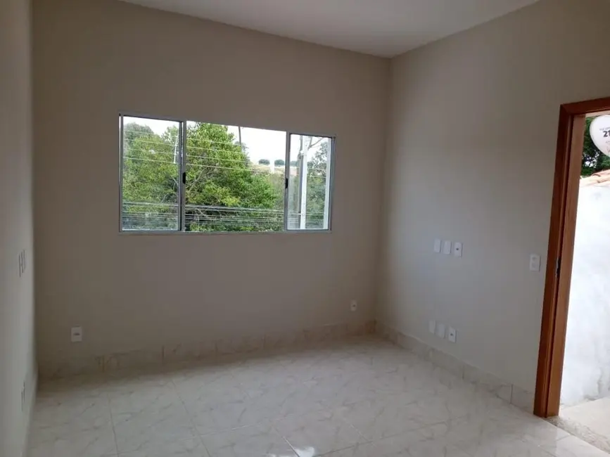 Foto 2 de Casa com 2 quartos à venda, 62m2 em Residencial Estoril, Taubate - SP