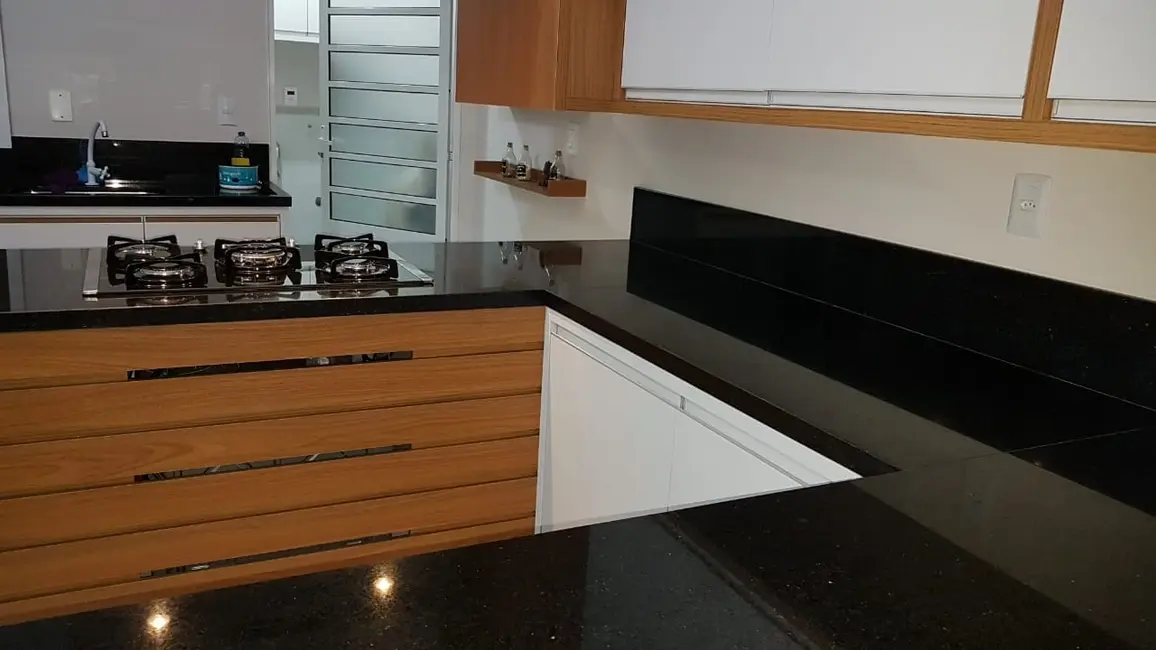 Foto 4 de Casa com 3 quartos à venda, 287m2 em Jardim Oásis, Taubate - SP