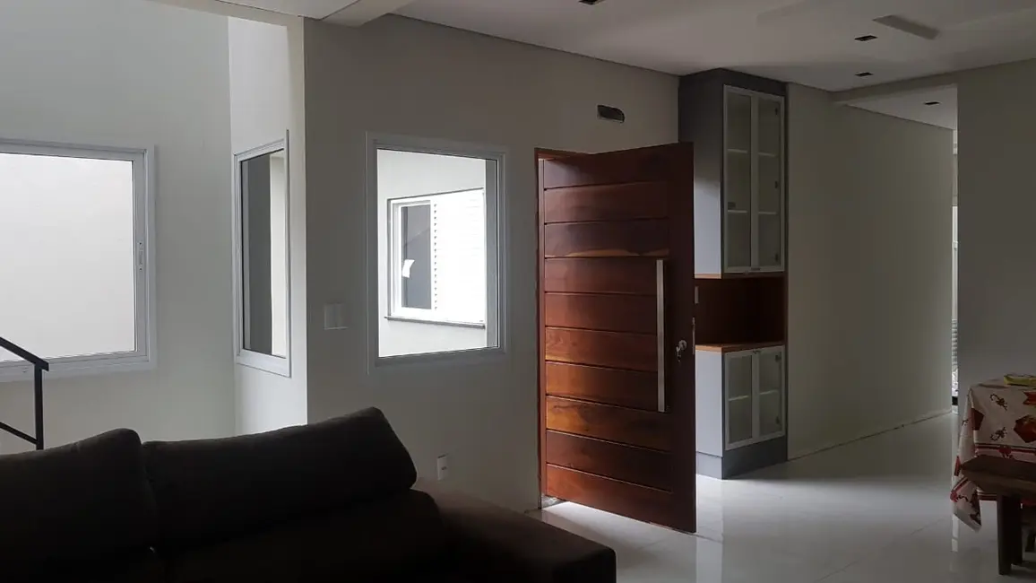 Foto 1 de Casa com 3 quartos à venda, 287m2 em Jardim Oásis, Taubate - SP