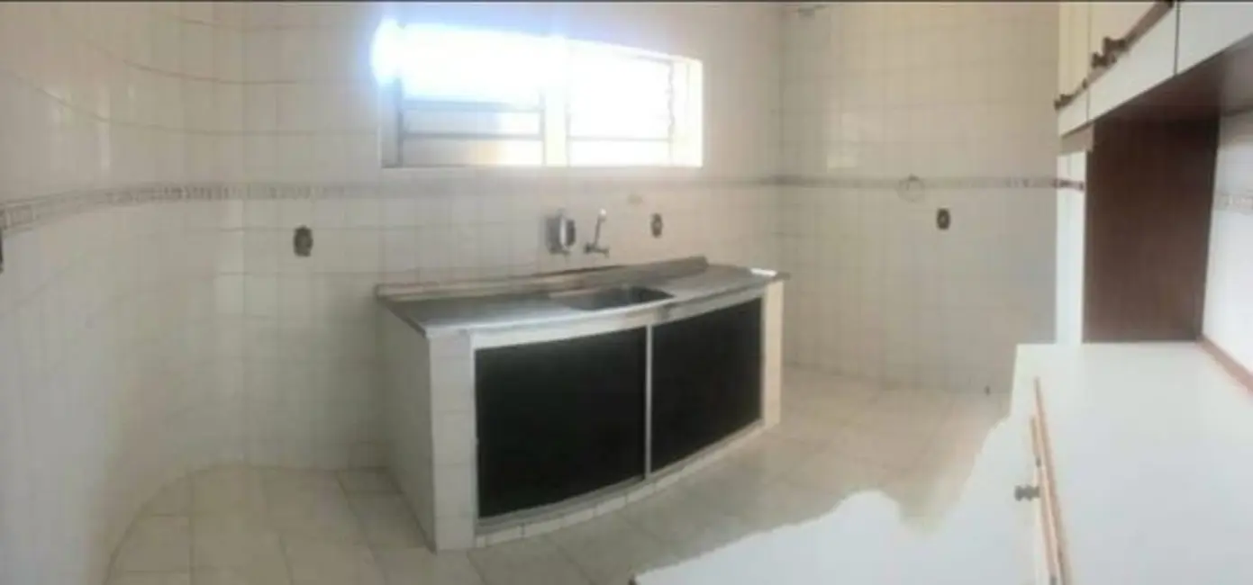 Foto 3 de Casa com 3 quartos à venda, 197m2 em Jardim Independência, Taubate - SP