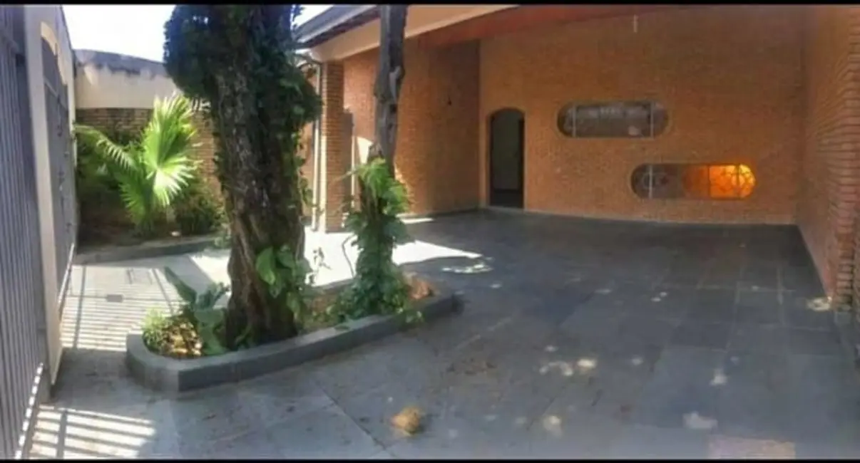 Foto 1 de Casa com 3 quartos à venda, 197m2 em Jardim Independência, Taubate - SP