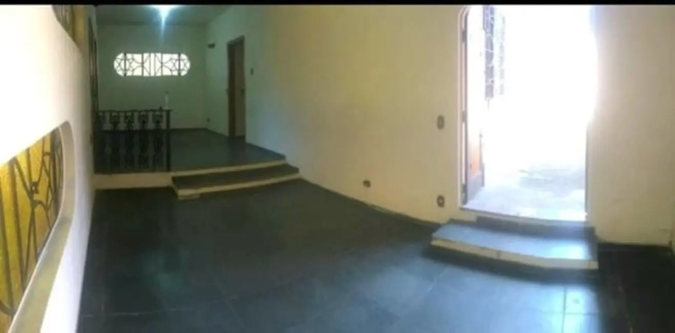 Casa com 3 quartos à venda, 197m2 em Jardim Independência, Taubate - SP - imagem 2 Foto 2 de Casa com 3 quartos à venda, 197m2 em Jardim Independência, Taubate - SP